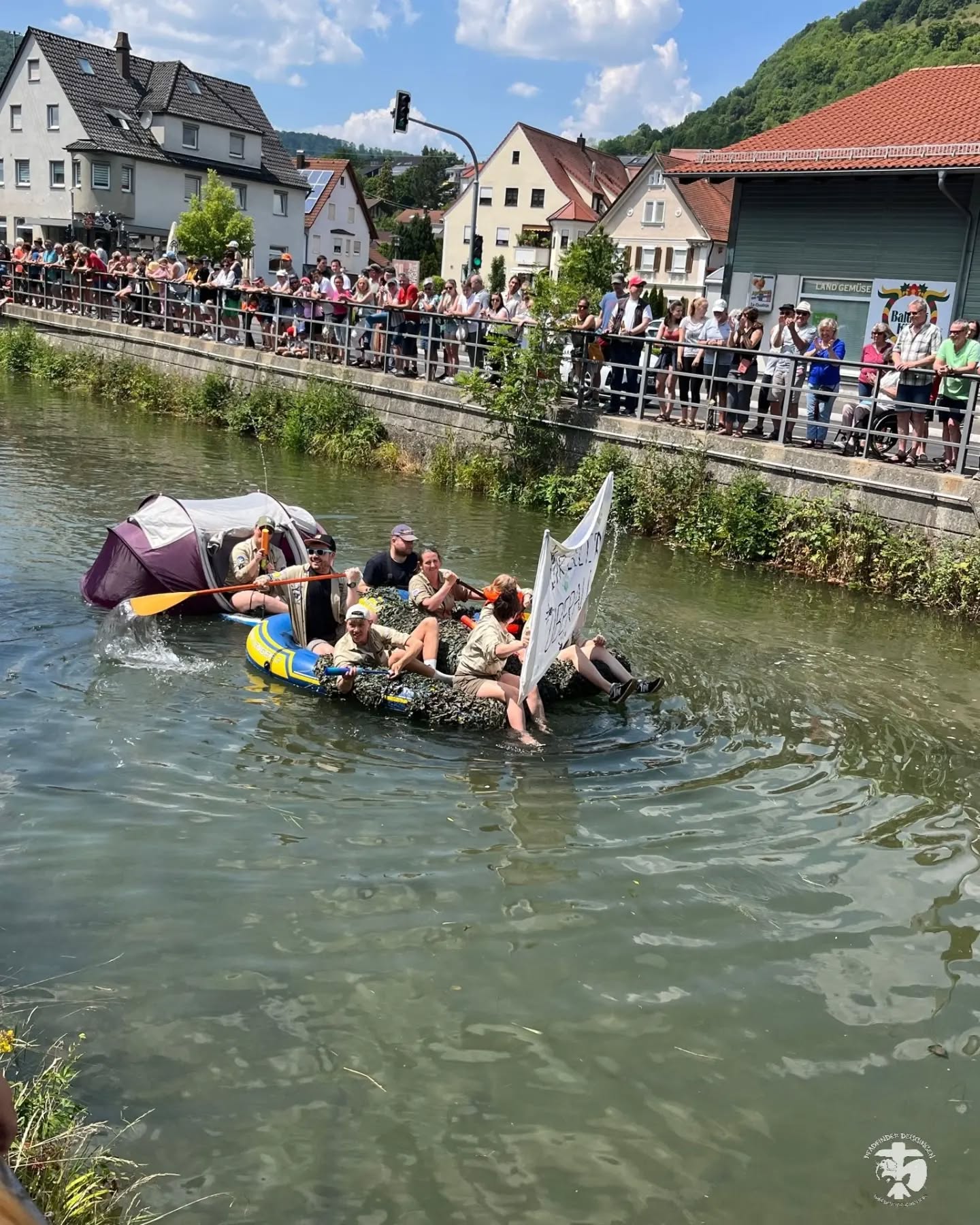 "WIR ZELTEN ÜBERALL!🏕️"So hi...